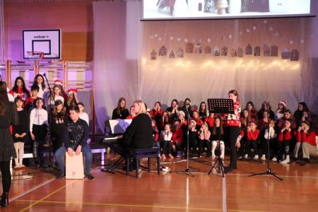 Božično-novoletni koncert Osnovne šole Toma Brejca  (35)
